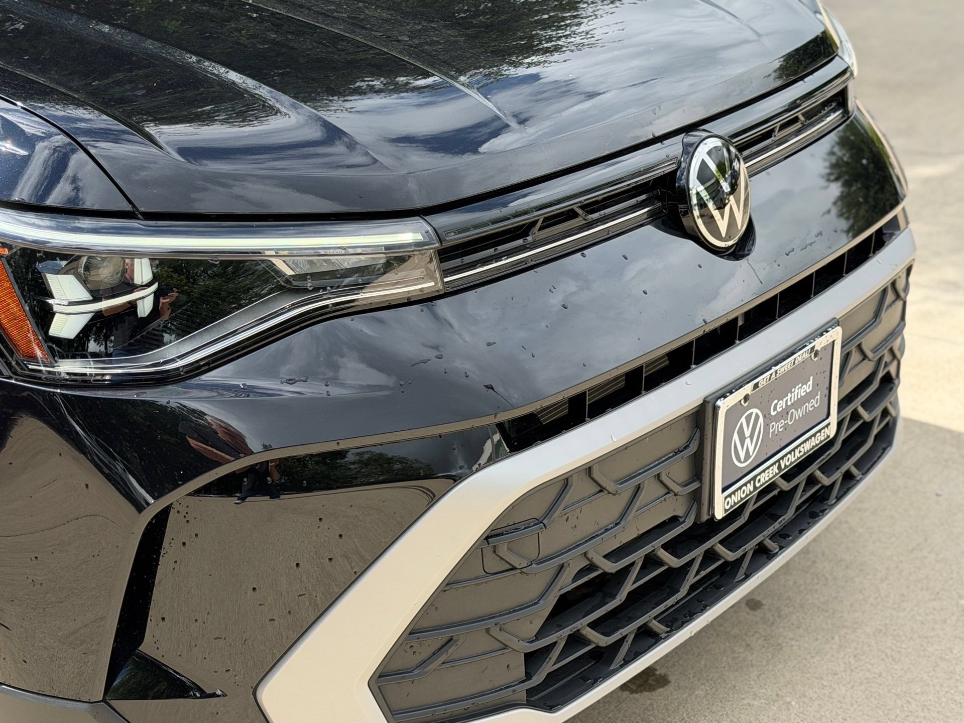 Certified 2025 Volkswagen Taos S FWD image 3