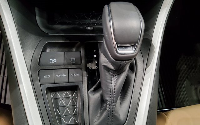 Used 2025 Toyota RAV4 XLE Premium image 31