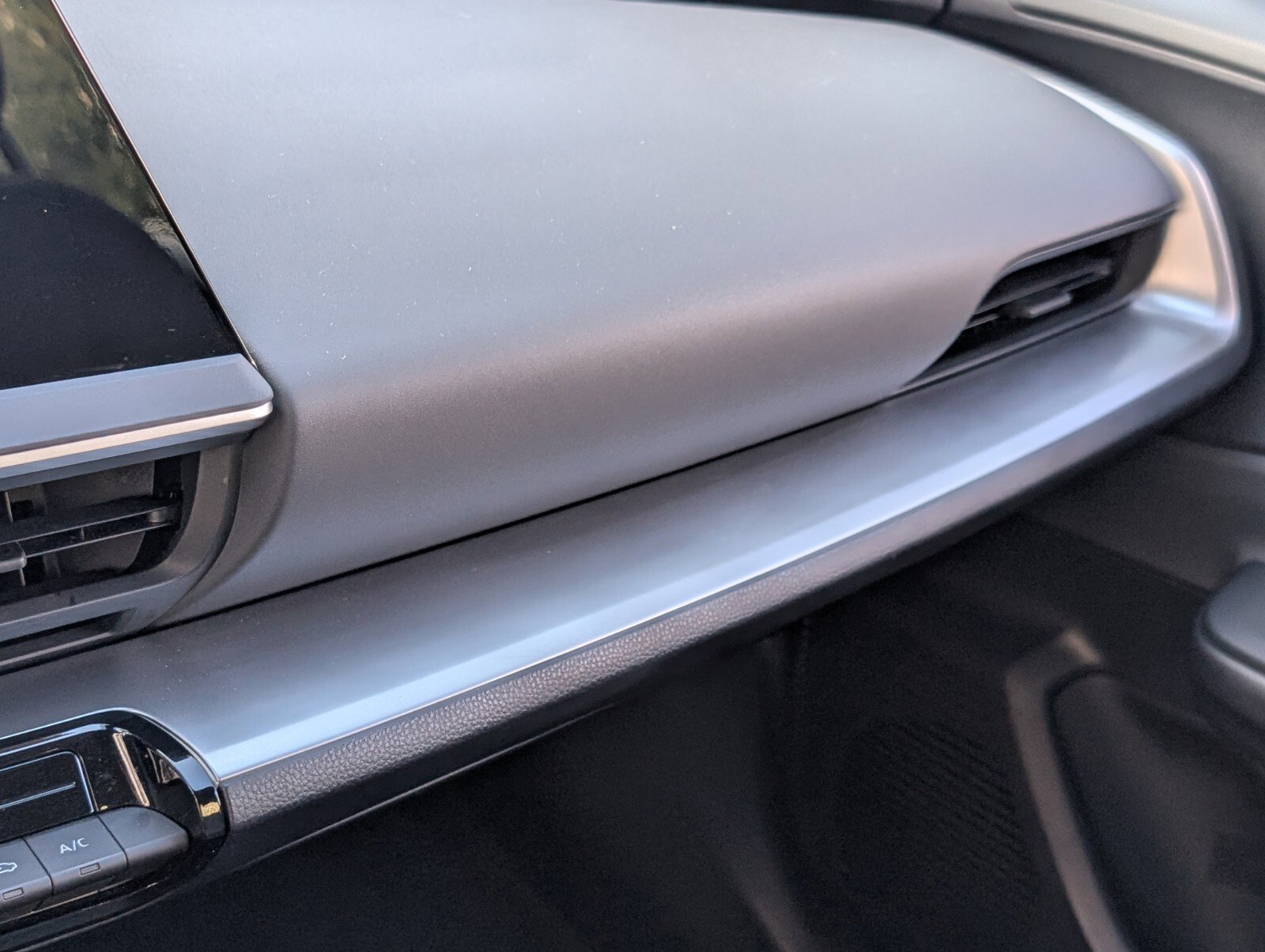 Used 2024 Toyota Prius LE image 26