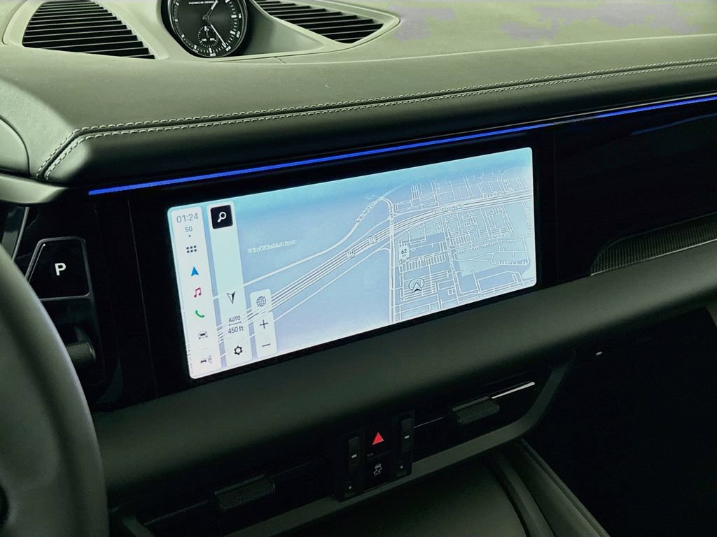 Certified 2025 Porsche Macan Turbo Electric AWD/4WD image 19