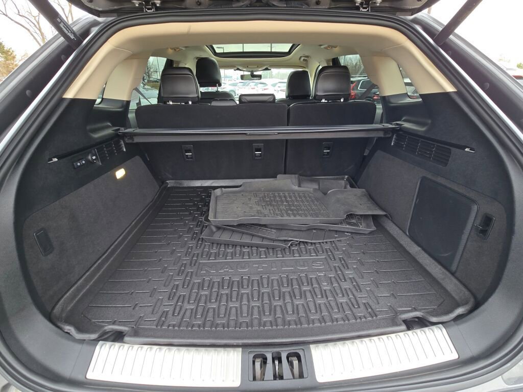 Used 2021 Lincoln Nautilus Reserve w/ Monochromatic Package image 22