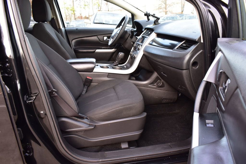 Used 2013 Ford Edge SE FWD image 17