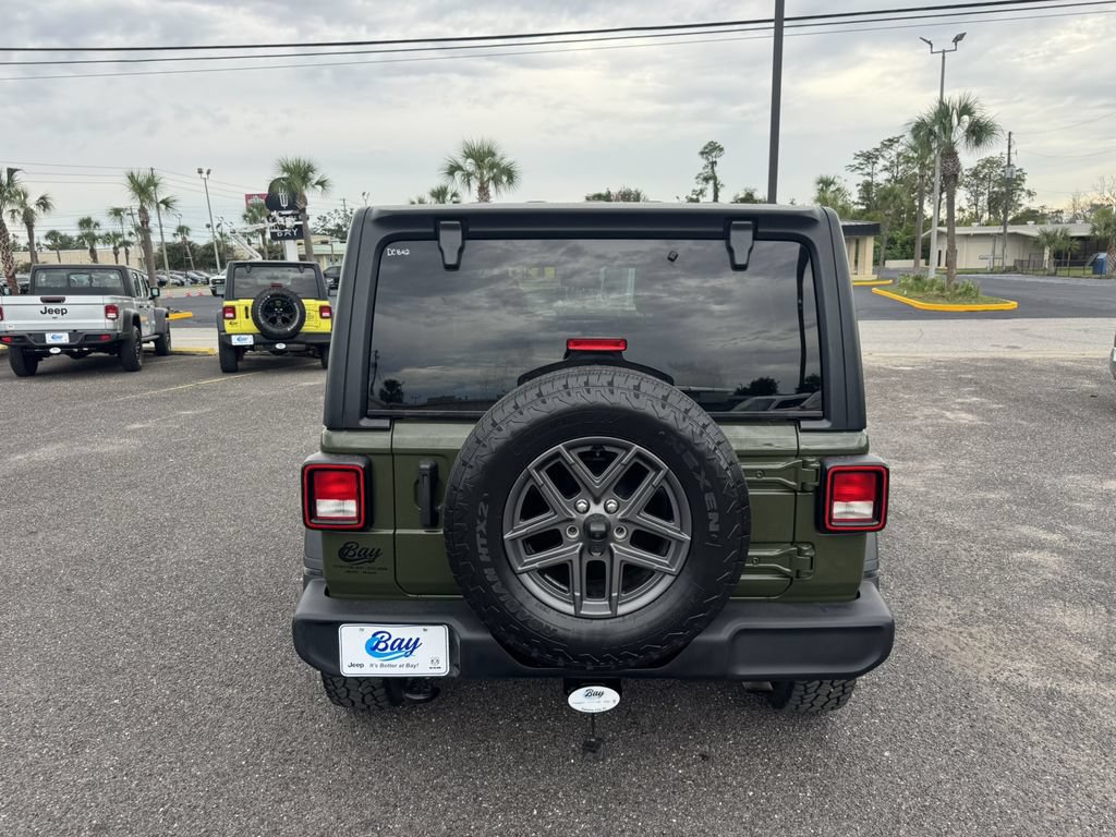 Used 2024 Jeep Wrangler Unlimited Sport AWD/4WD image 6