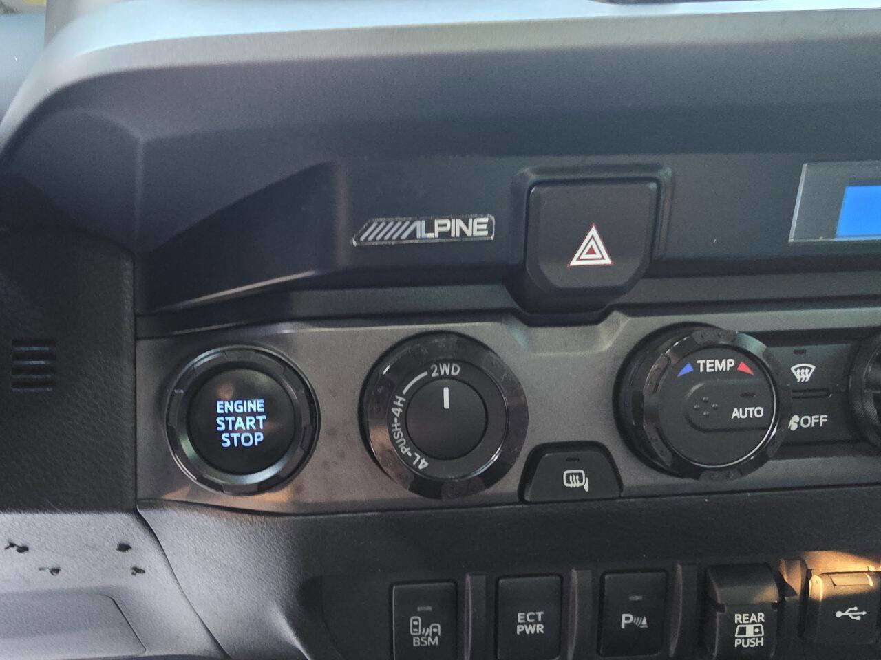 Used 2021 Toyota Tacoma TRD Sport w/ Technology Package image 20