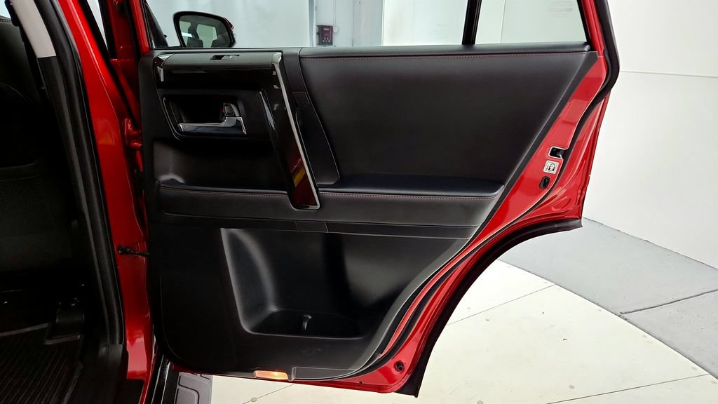 Certified 2024 Toyota 4Runner TRD Off-Road Premium w/ Moonroof Package AWD/4WD image 18