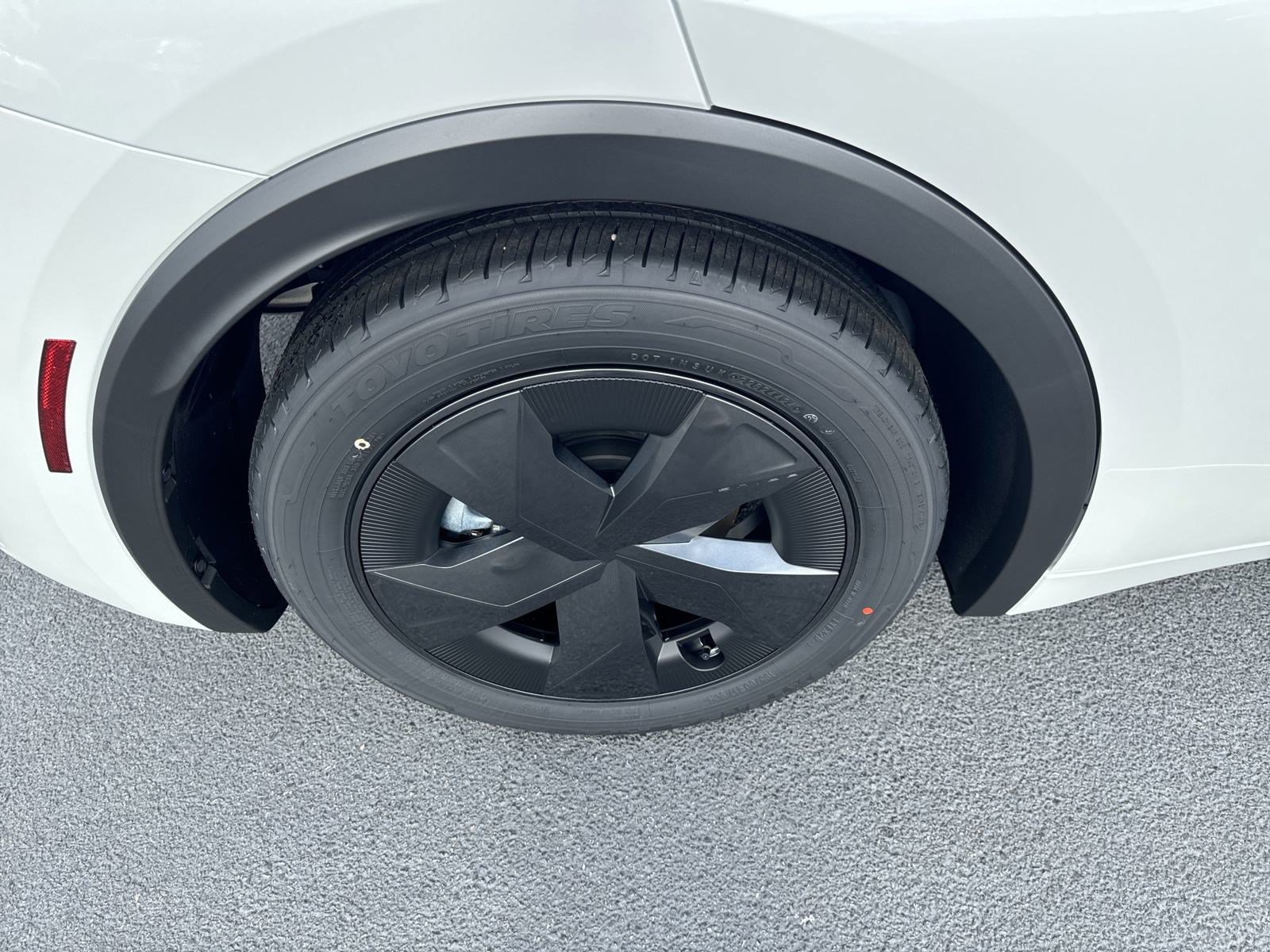 New 2024 Toyota Prius LE FWD image 11