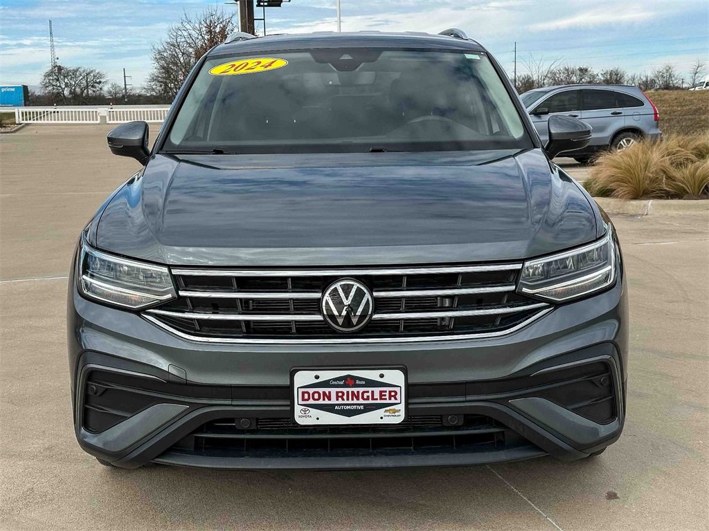 Used 2024 Volkswagen Tiguan SE image 8