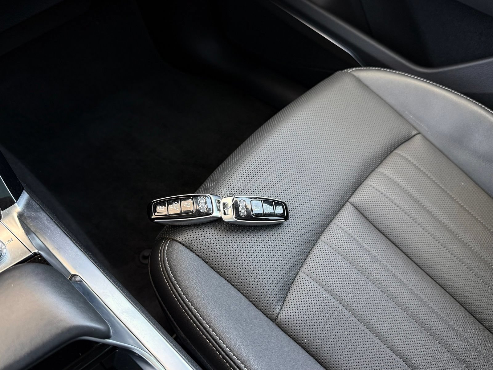 Used 2023 Audi e-tron Premium Plus w/ Premium Plus Package AWD/4WD image 50