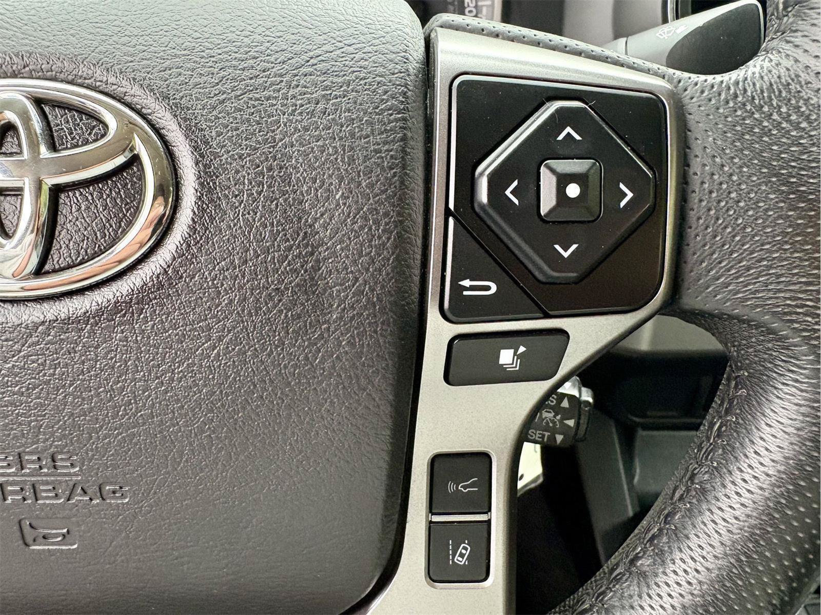 Used 2022 Toyota Tacoma SR5 RWD image 16