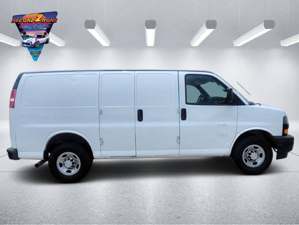 Used 2018 Chevrolet Express 2500 RWD image 4