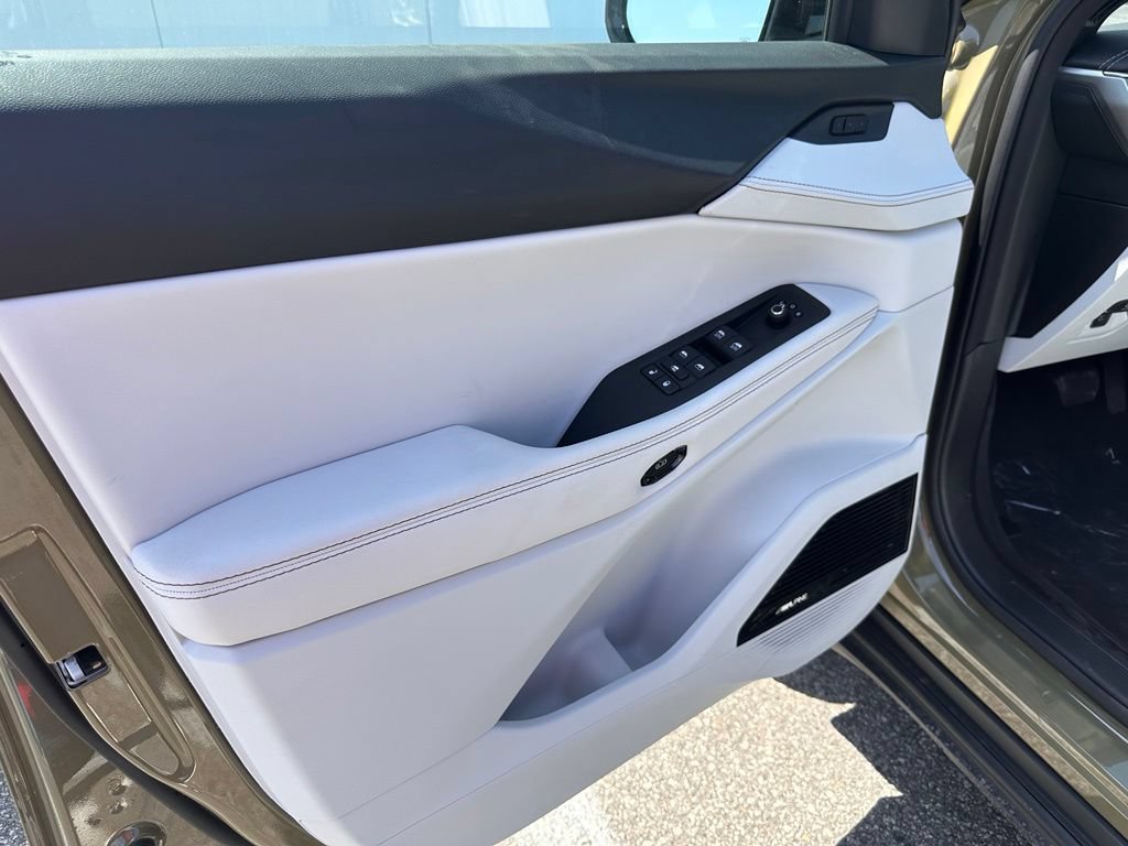 New 2026 Jeep Cherokee Overland w/ Advanced Pro Tech Group AWD/4WD image 13
