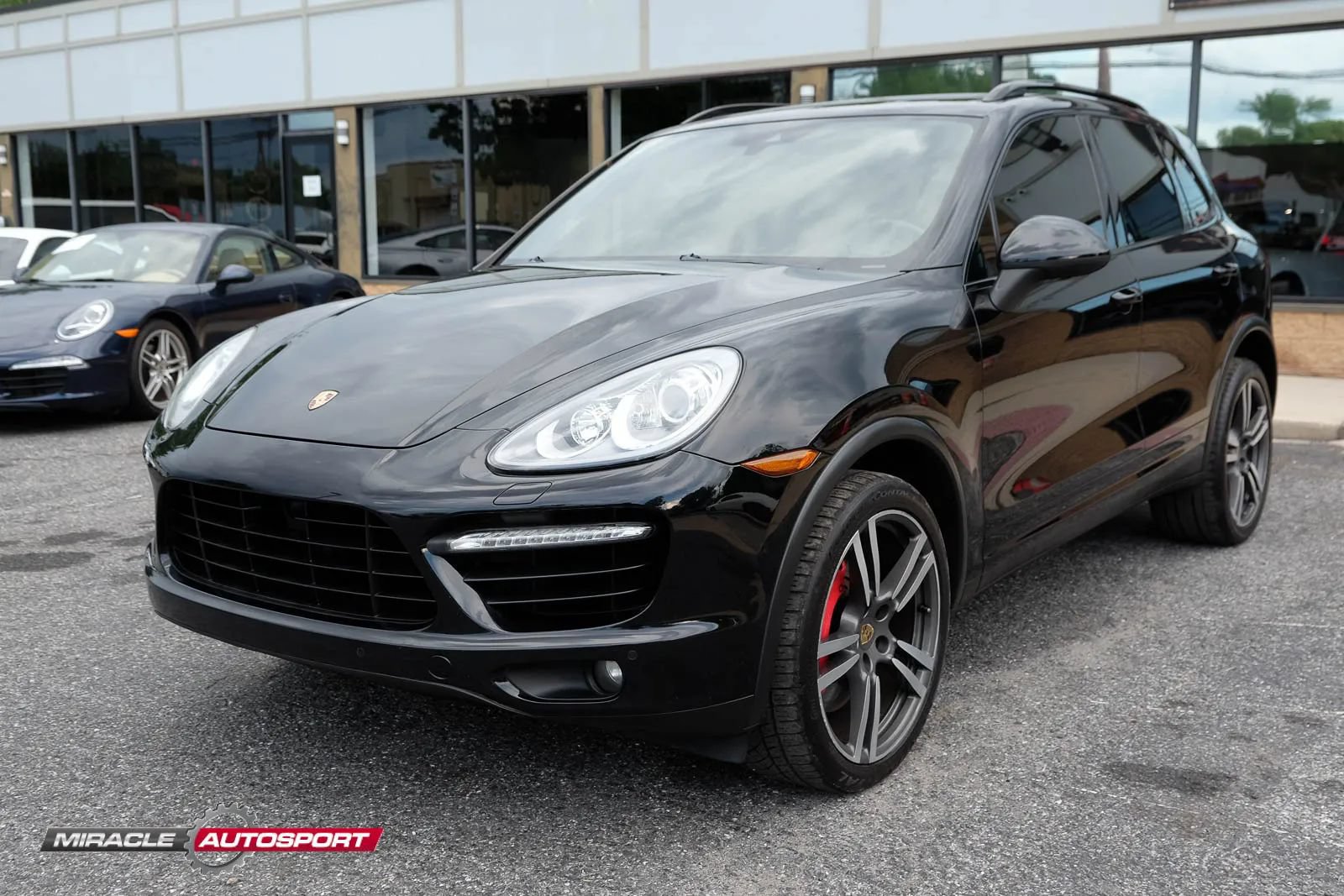 Used 2014 Porsche Cayenne Turbo AWD/4WD image 3