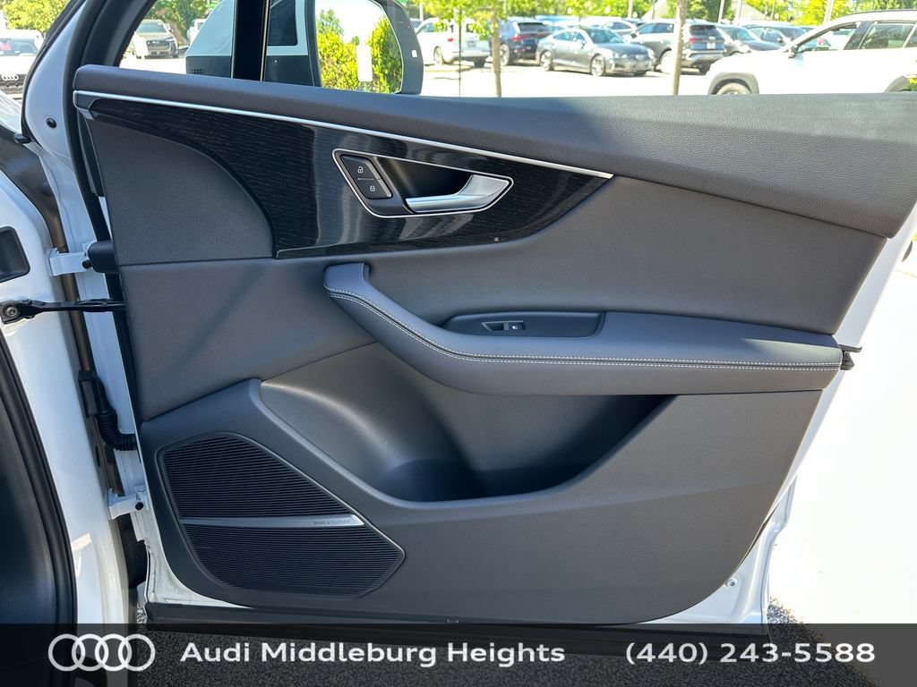 Certified 2025 Audi Q7 3.0T Premium Plus w/ Premium Plus Package AWD/4WD image 18