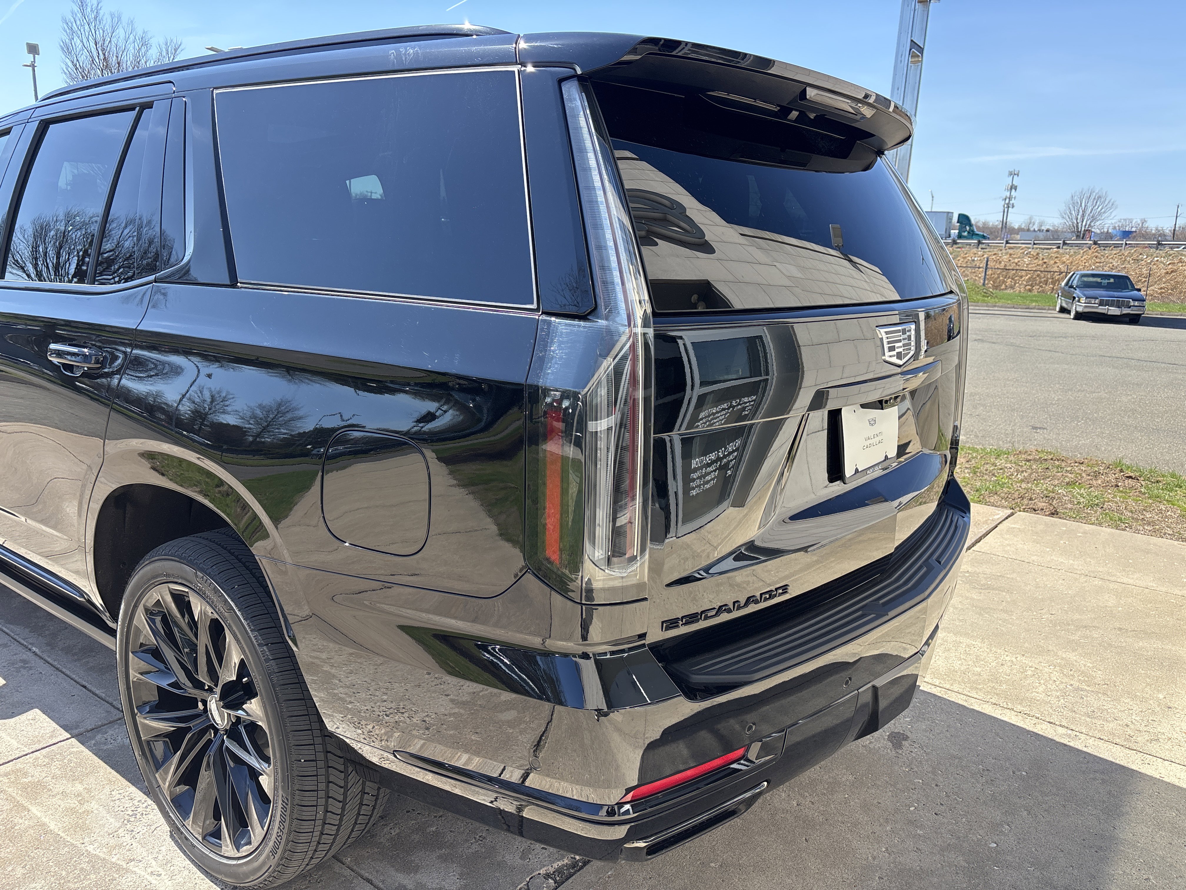 Used 2026 Cadillac Escalade Platinum Sport w/ LPO, ONYX Package image 22