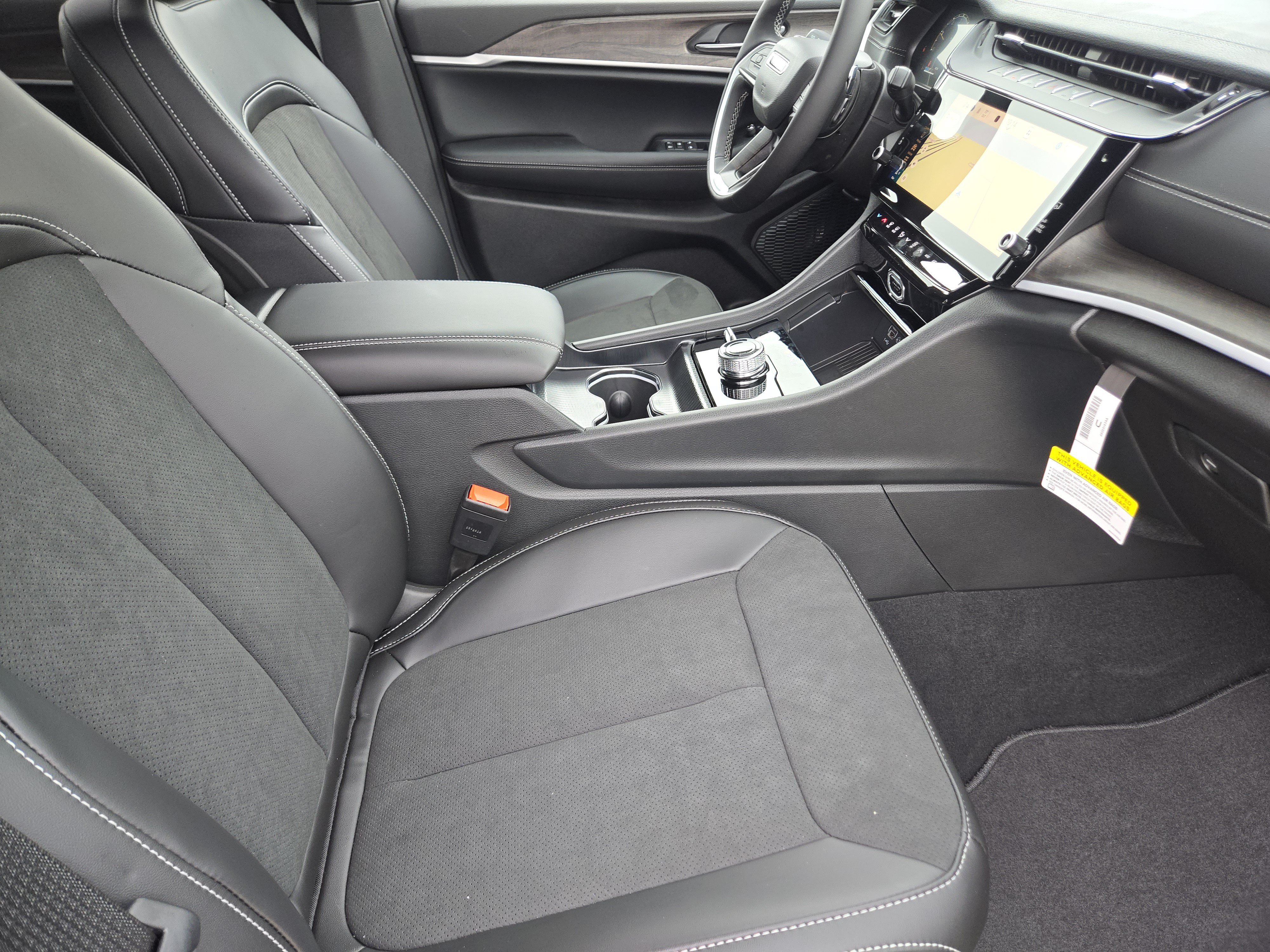 New 2026 Jeep Grand Cherokee Altitude AWD/4WD image 11