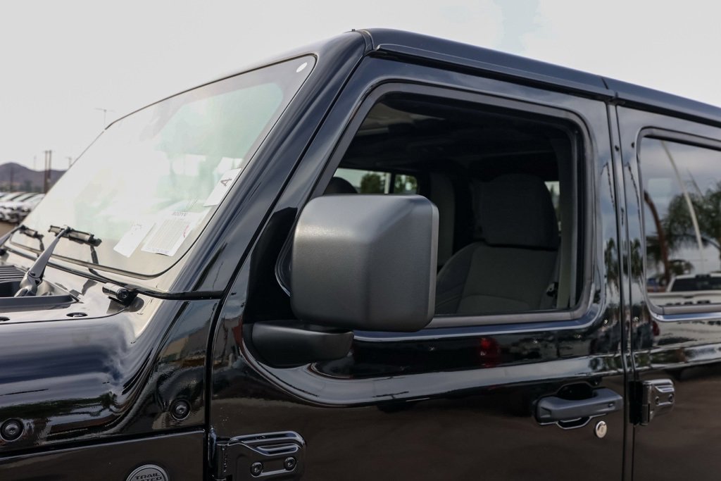 New 2025 Jeep Gladiator Willys image 12