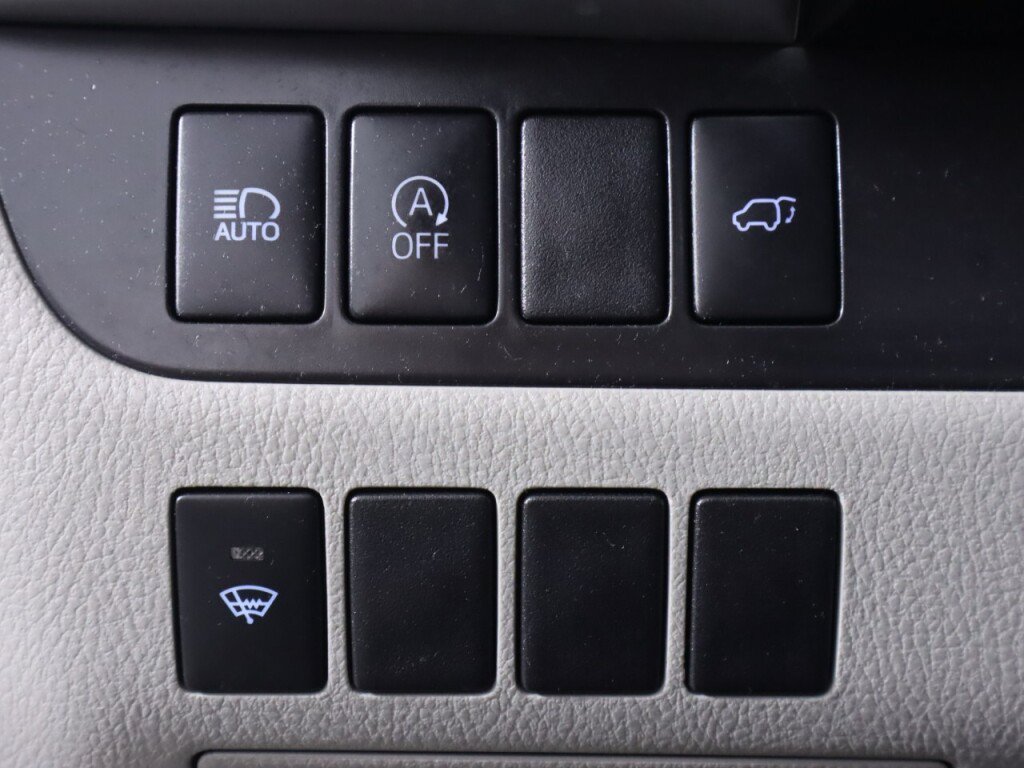 Used 2019 Toyota Highlander Plus AWD/4WD image 10