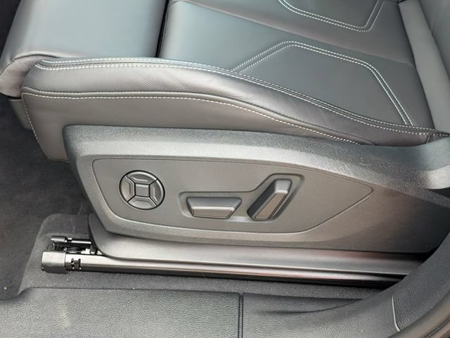 Certified 2025 Audi Q3 2.0T Premium AWD/4WD image 13