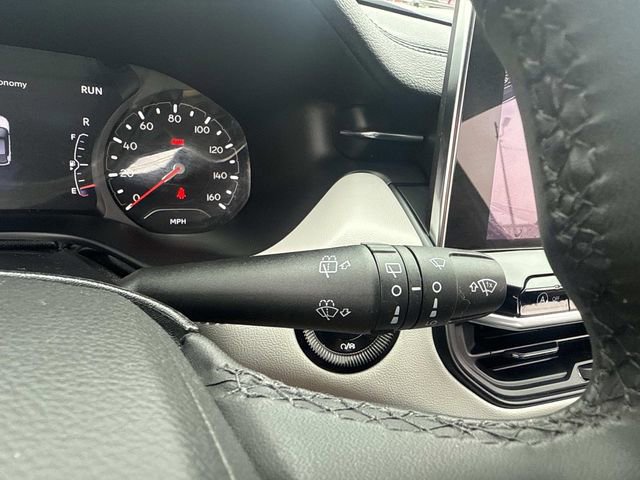 Used 2024 Jeep Compass Limited image 33