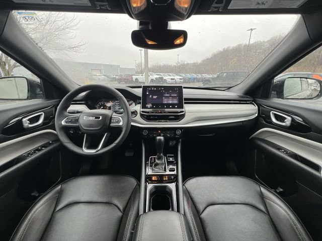 Used 2024 Jeep Compass Limited image 14