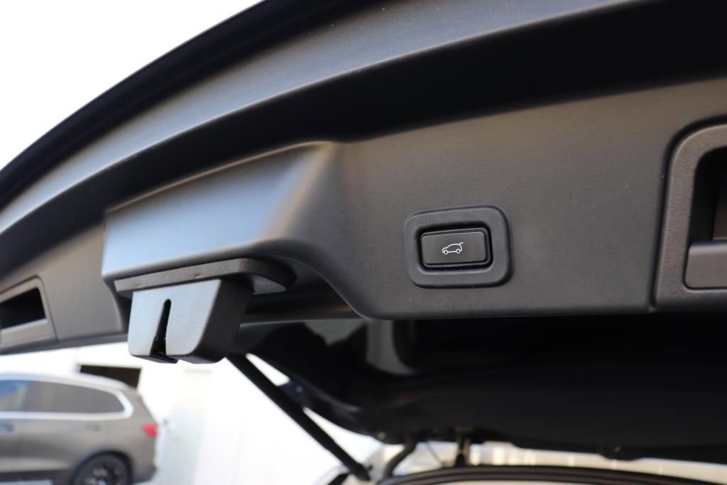 Used 2021 Land Rover Range Rover Evoque S image 26