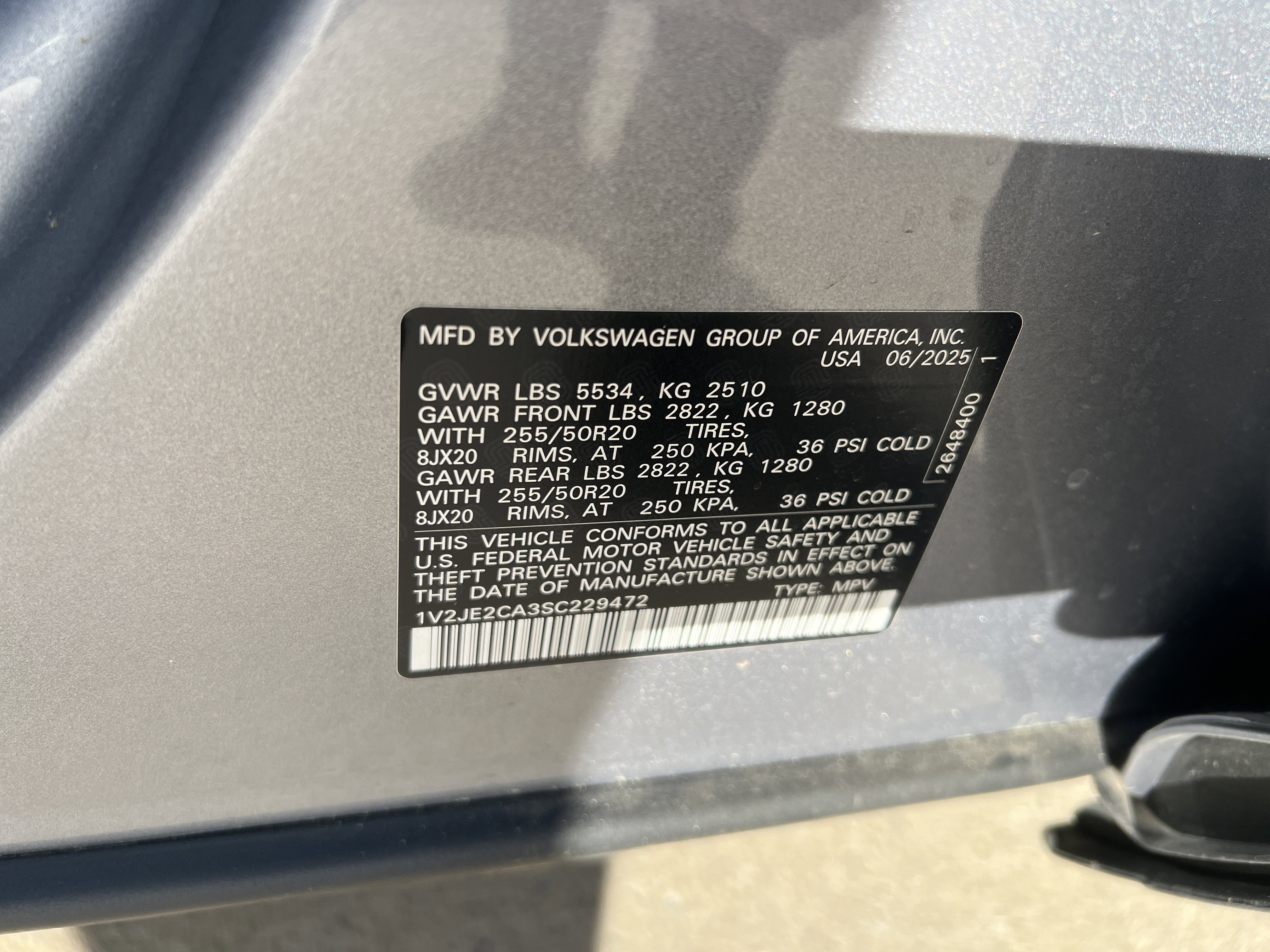 Certified 2025 Volkswagen Atlas Cross Sport SE w/ Panoramic Sunroof Package FWD image 31