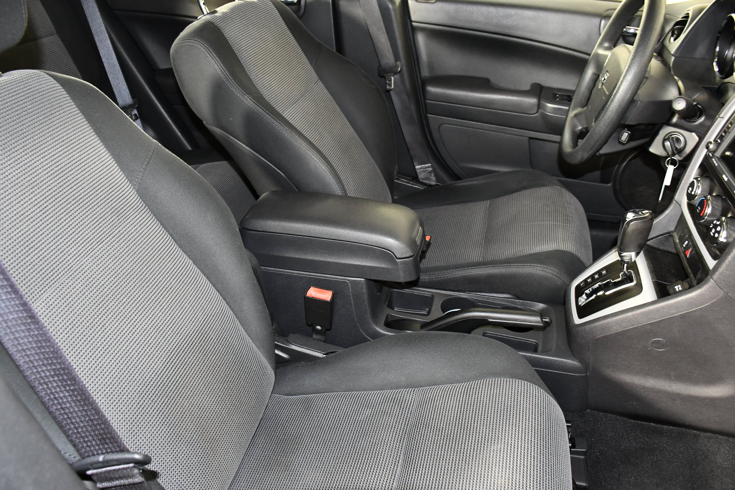 Used 2011 Dodge Caliber Mainstreet FWD image 32