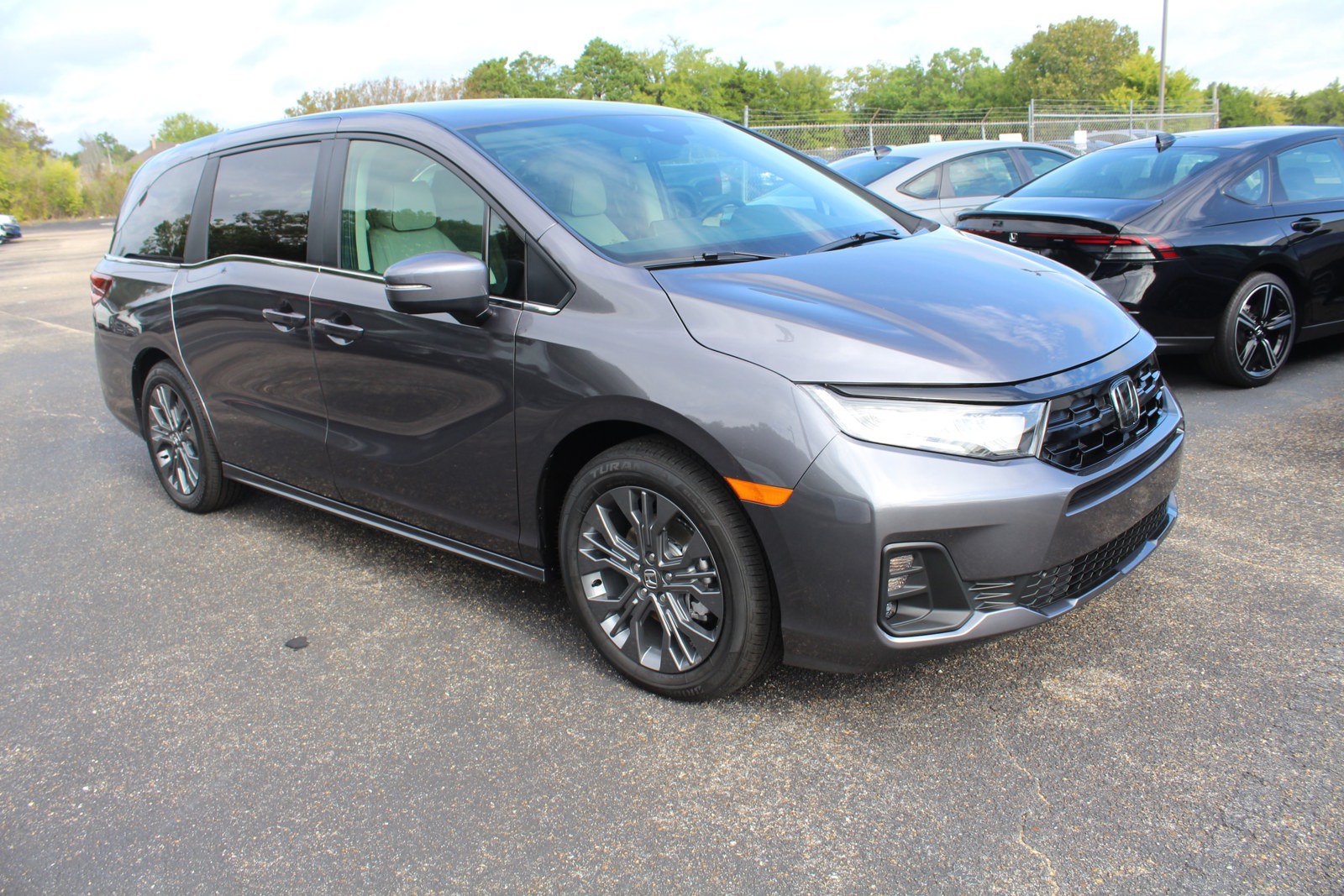 New 2027 Honda Odyssey Touring image 1