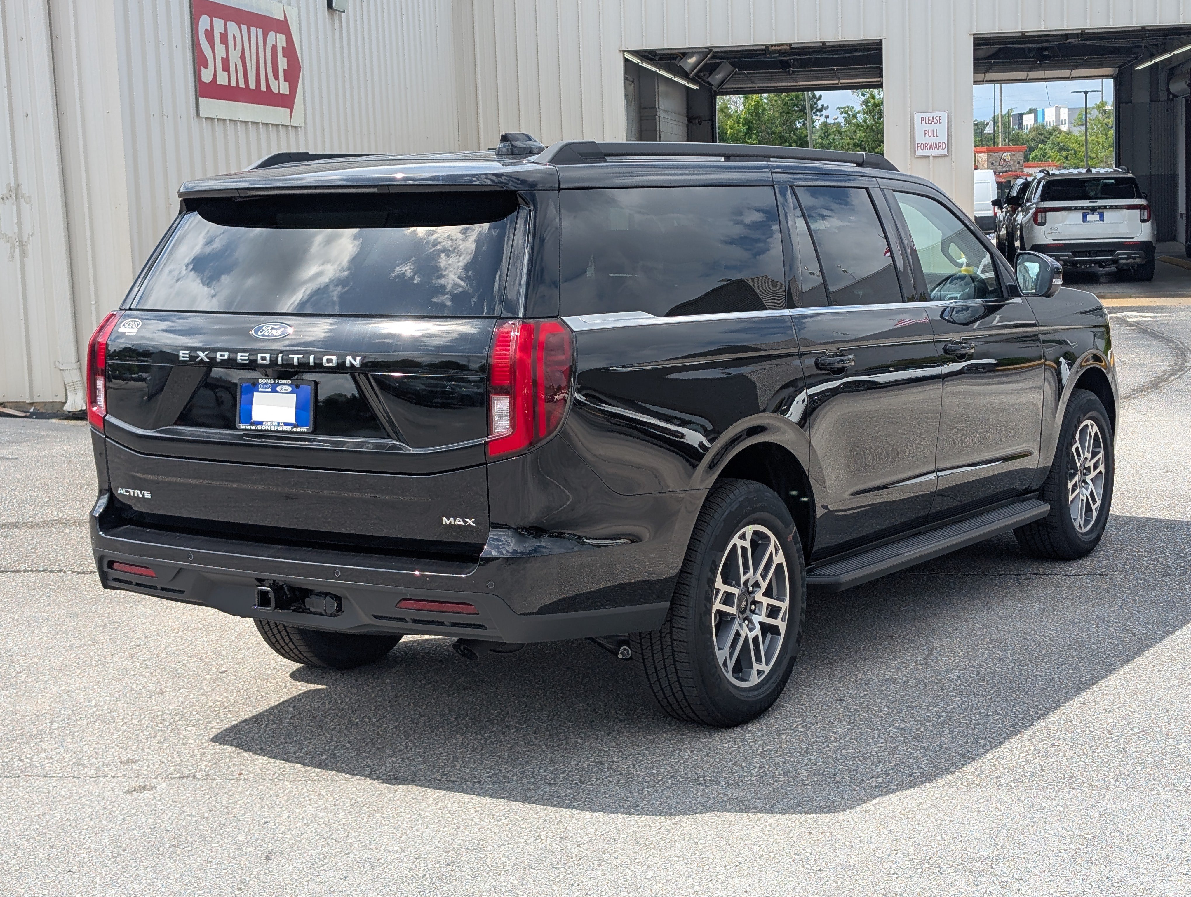 New 2026 Ford Expedition Max Active RWD image 9