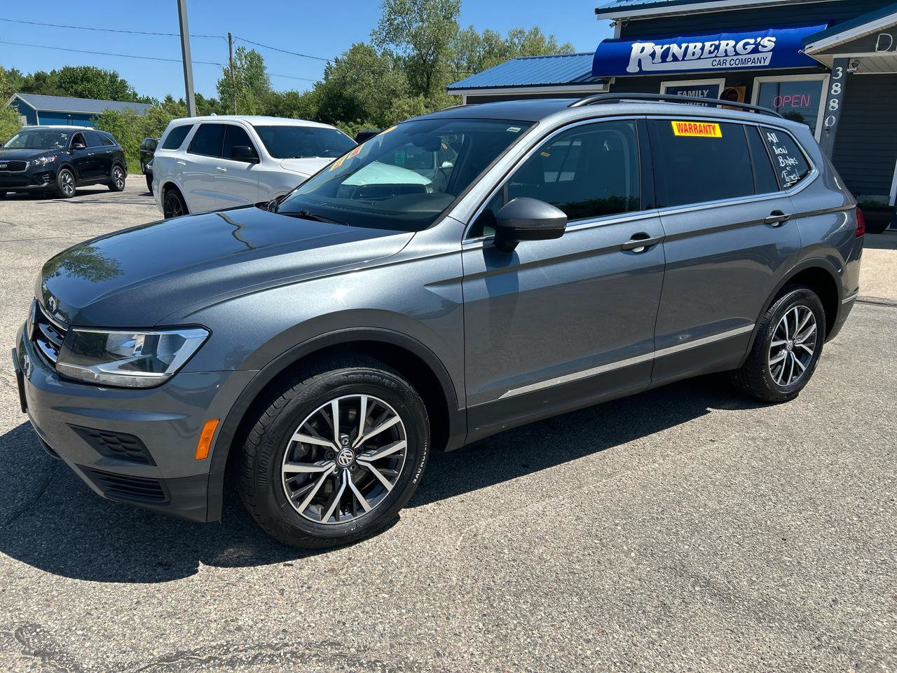 Used 2018 Volkswagen Tiguan SE w/ 3rd Row Seat Package AWD/4WD image 1