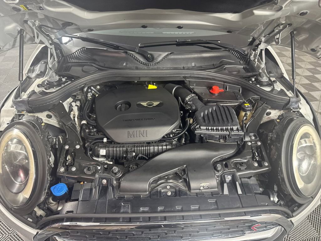 Used 2019 MINI Cooper Clubman S w/ Premium Package image 11