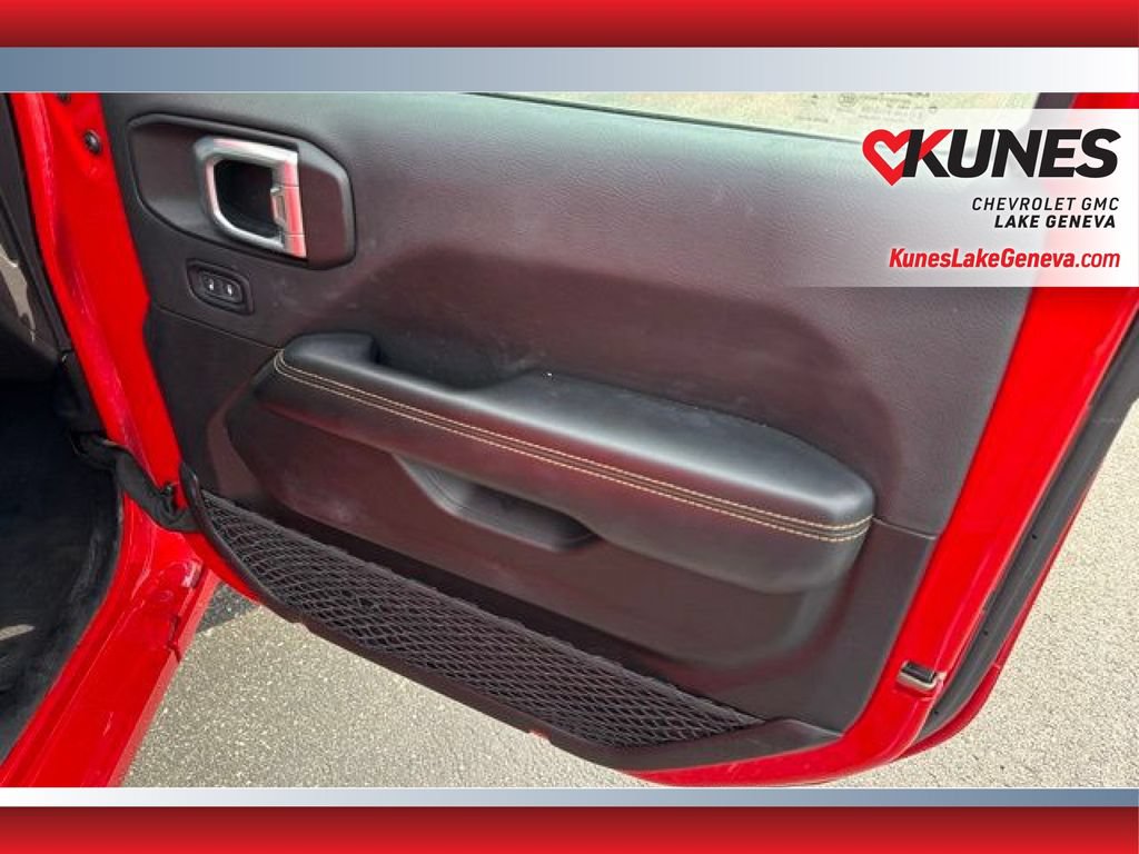 Used 2025 Jeep Wrangler Unlimited Sahara AWD/4WD image 22