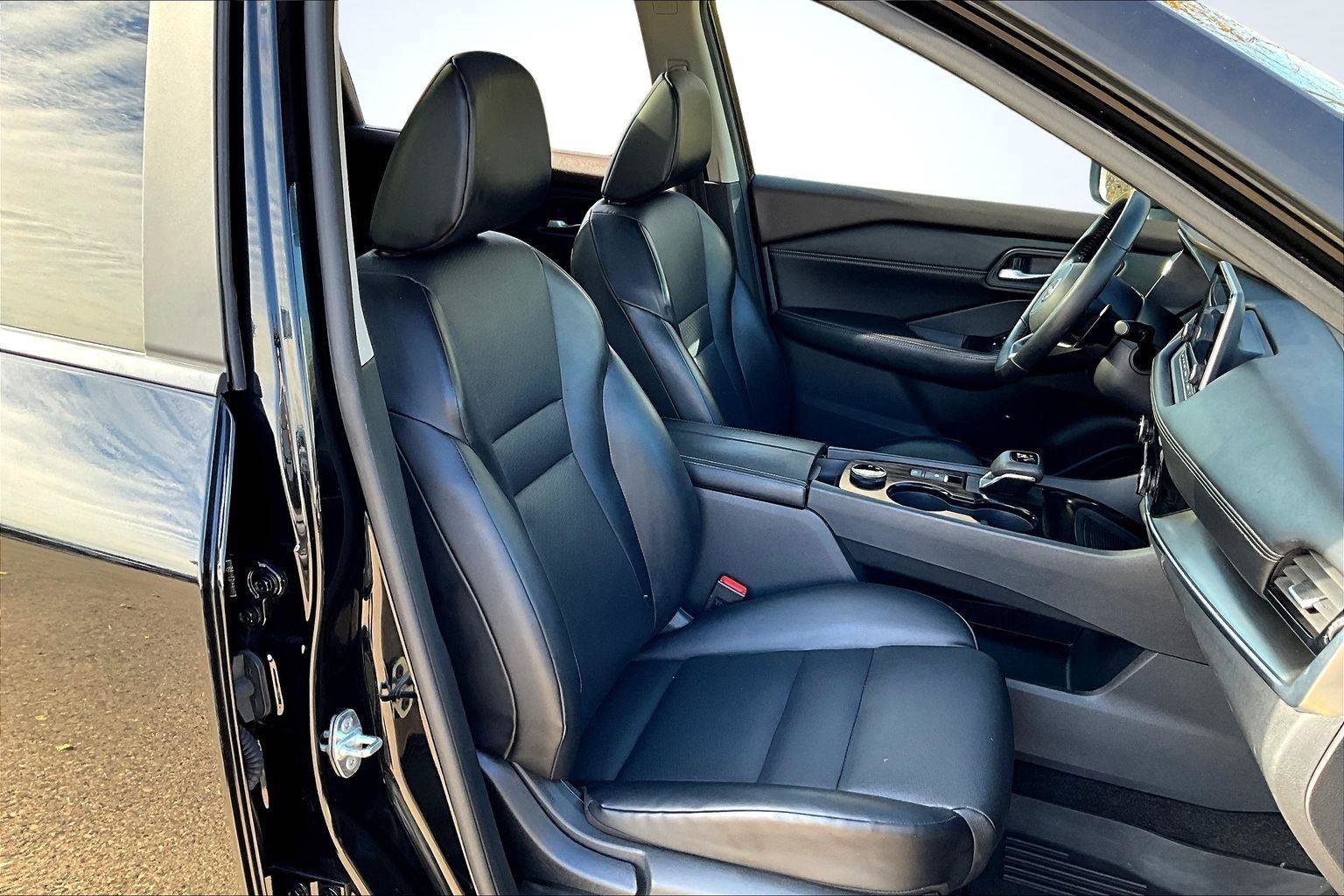 Used 2023 Nissan Rogue SV w/ SV Premium Package image 7