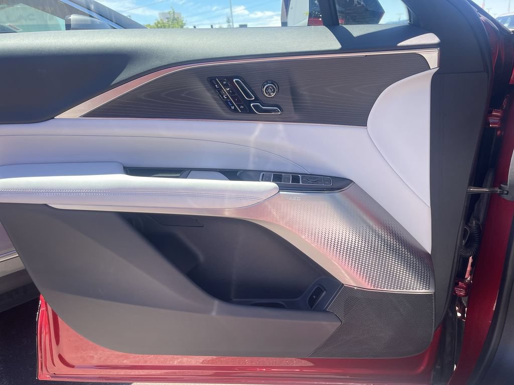 Certified 2025 Cadillac Lyriq Luxury AWD/4WD image 44