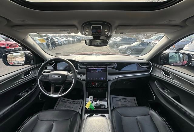 Used 2022 Jeep Grand Cherokee Limited 4xe image 2