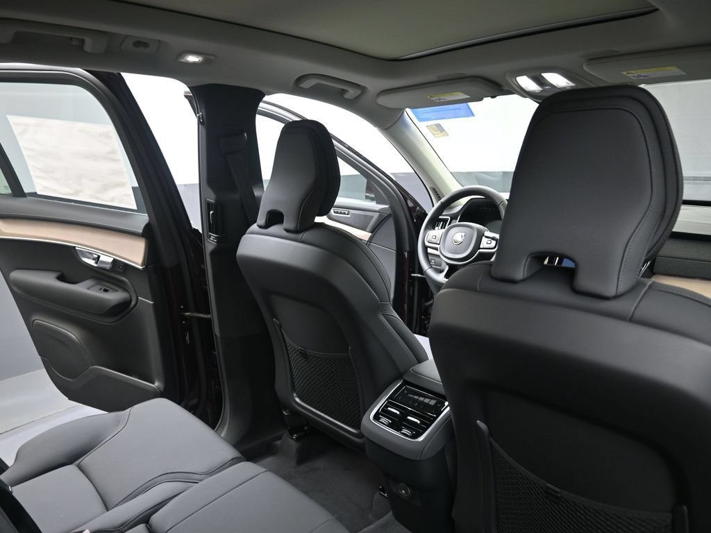 New 2026 Volvo XC90 B6 Plus w/ Protection Package Premier AWD/4WD image 15