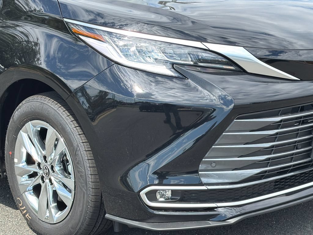 New 2026 Toyota Sienna Limited AWD/4WD image 11