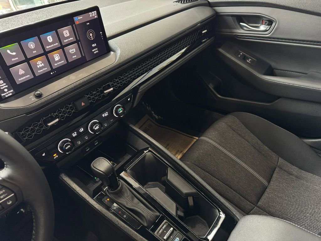 Used 2025 Honda Accord Sport image 17