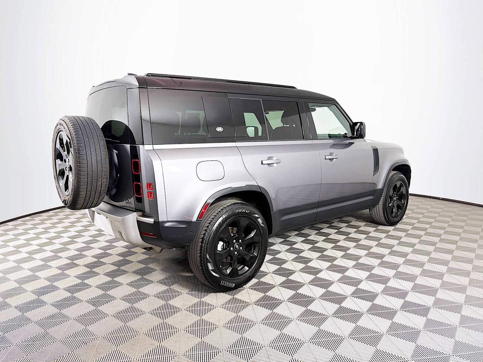 Used 2022 Land Rover Defender 110 S AWD/4WD image 5