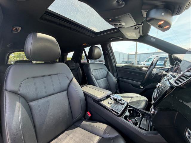 Used 2018 Mercedes-Benz GLE 43 AMG 4MATIC w/ Night Package image 10