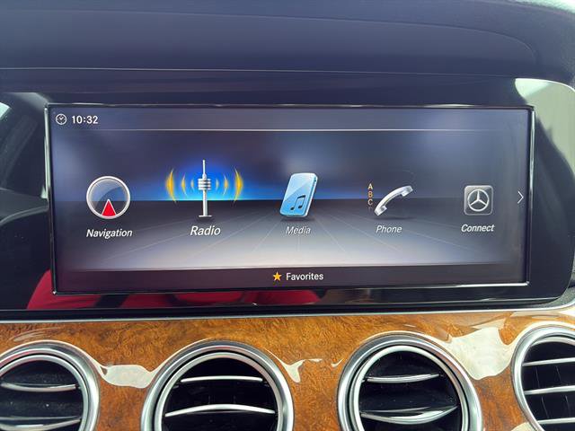 Used 2018 Mercedes-Benz E 400 4MATIC Sedan image 23