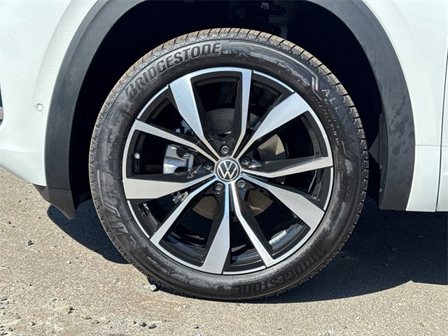 New 2026 Volkswagen Atlas Cross Sport SEL Premium R-Line image 9