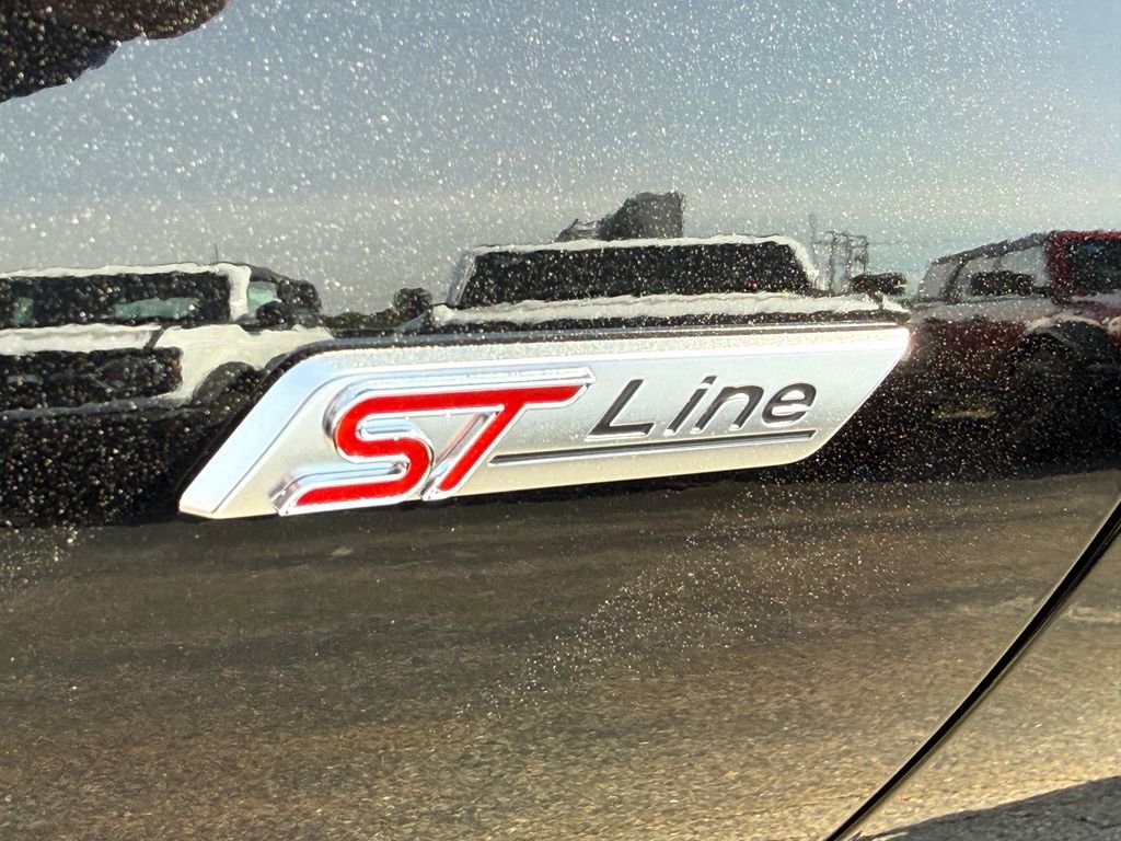 New 2025 Ford Escape ST-Line Elite w/ Class II Trailer Tow Package AWD/4WD image 18