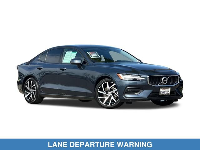 Used 2019 Volvo S60 T5 Momentum w/ Premium Package FWD image 2