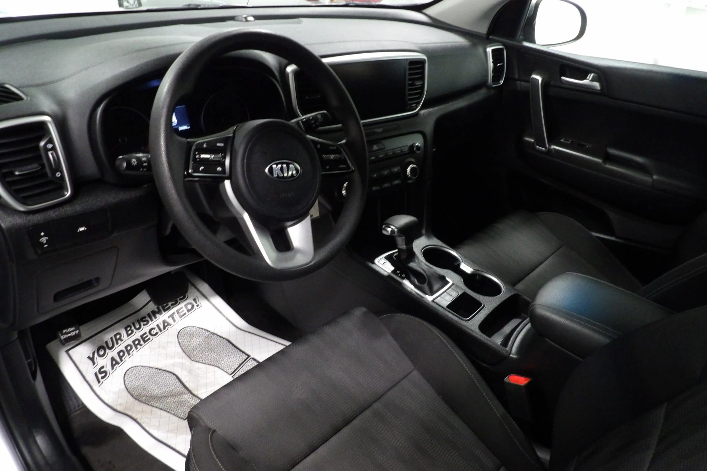 Used 2022 Kia Sportage LX image 8