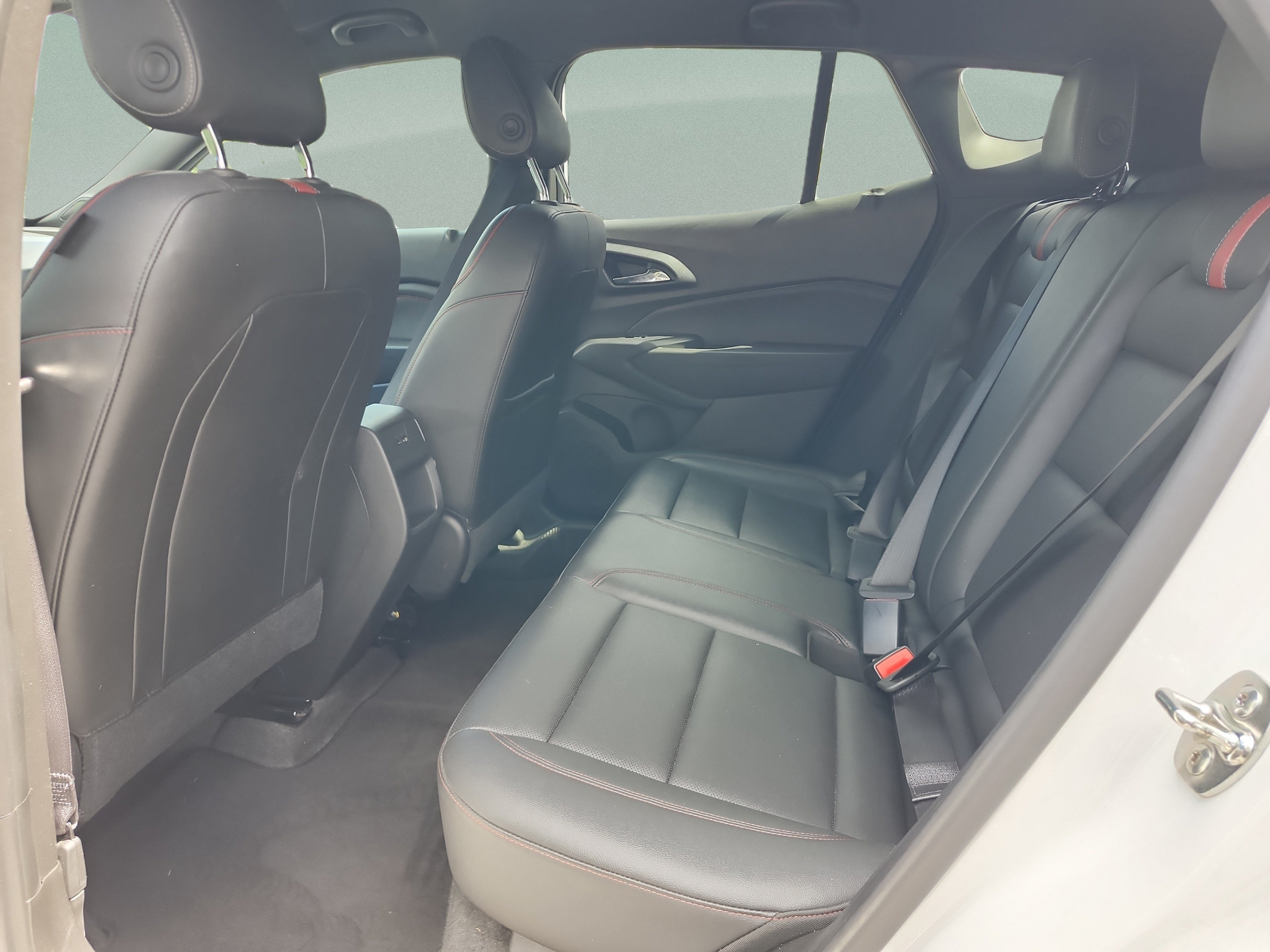 Used 2025 Chevrolet Trax RS w/ Driver Confidence Package FWD image 18