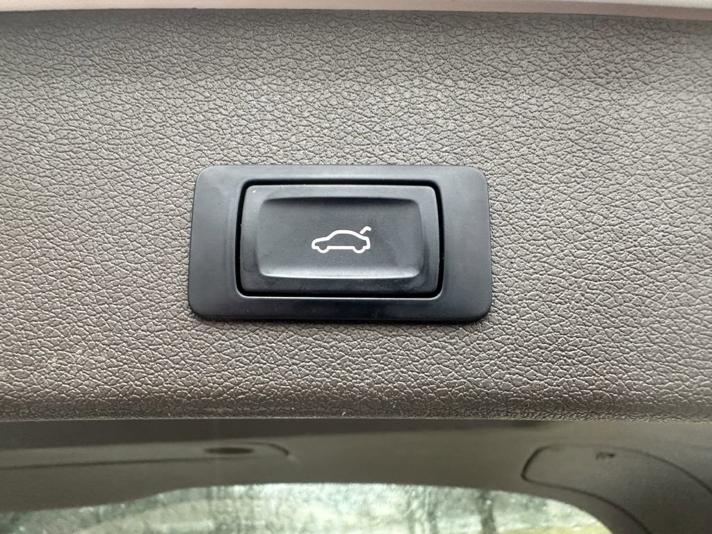 Used 2013 Audi Q5 2.0T Prestige w/ Comfort Pkg image 8