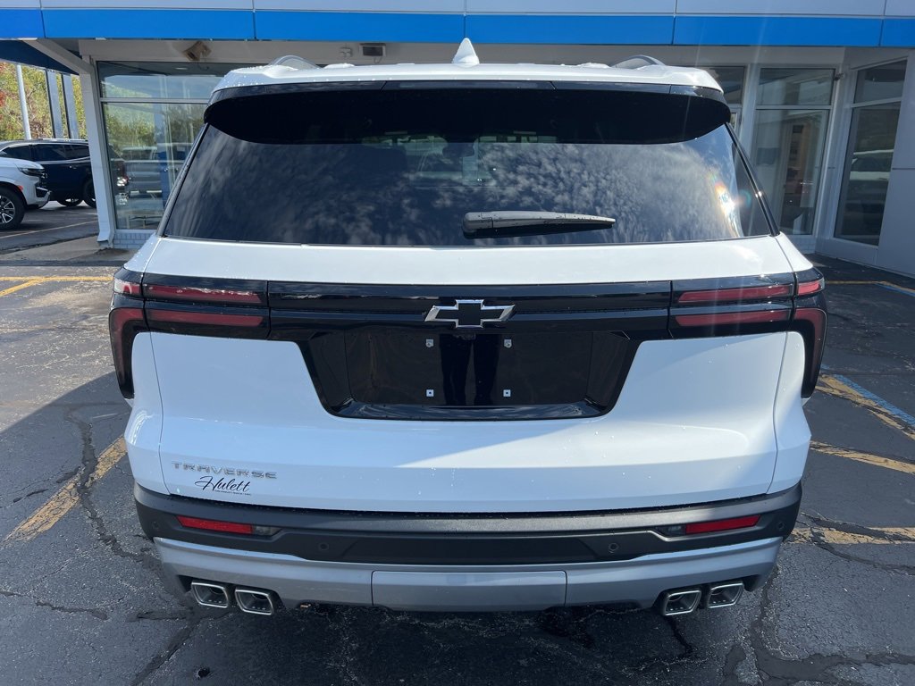 New 2026 Chevrolet Traverse LT w/ LPO, Floor Liner Package image 4