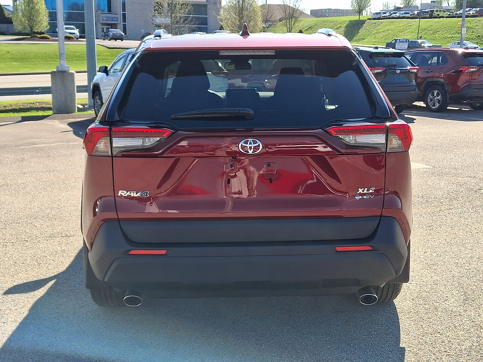 Used 2025 Toyota RAV4 XLE w/ Convenience Package image 5