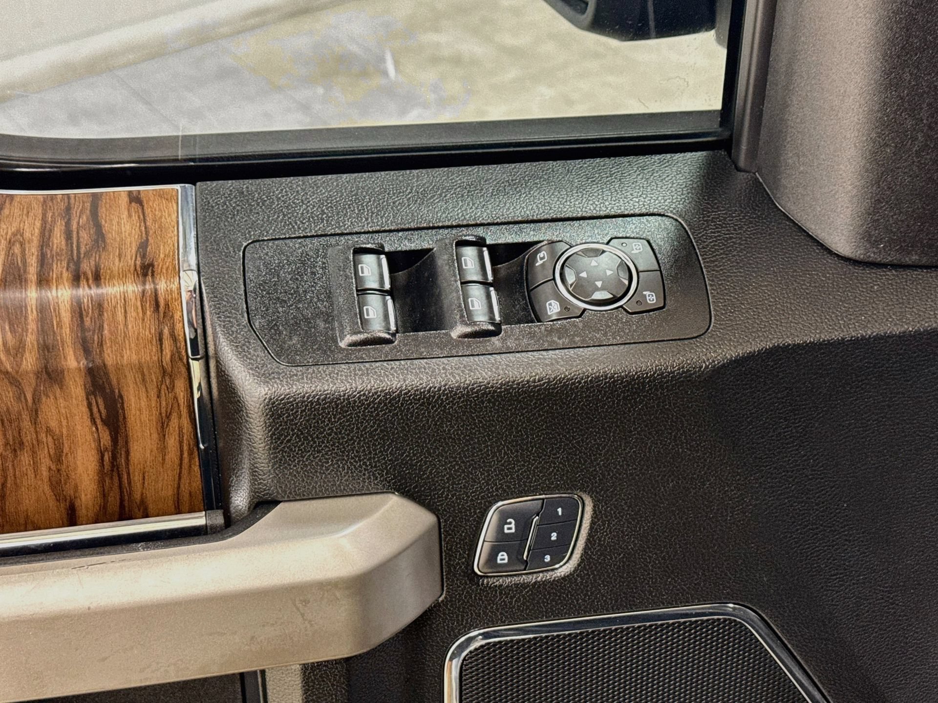 Used 2018 Ford F150 Lariat w/ Trailer Tow Package RWD image 18